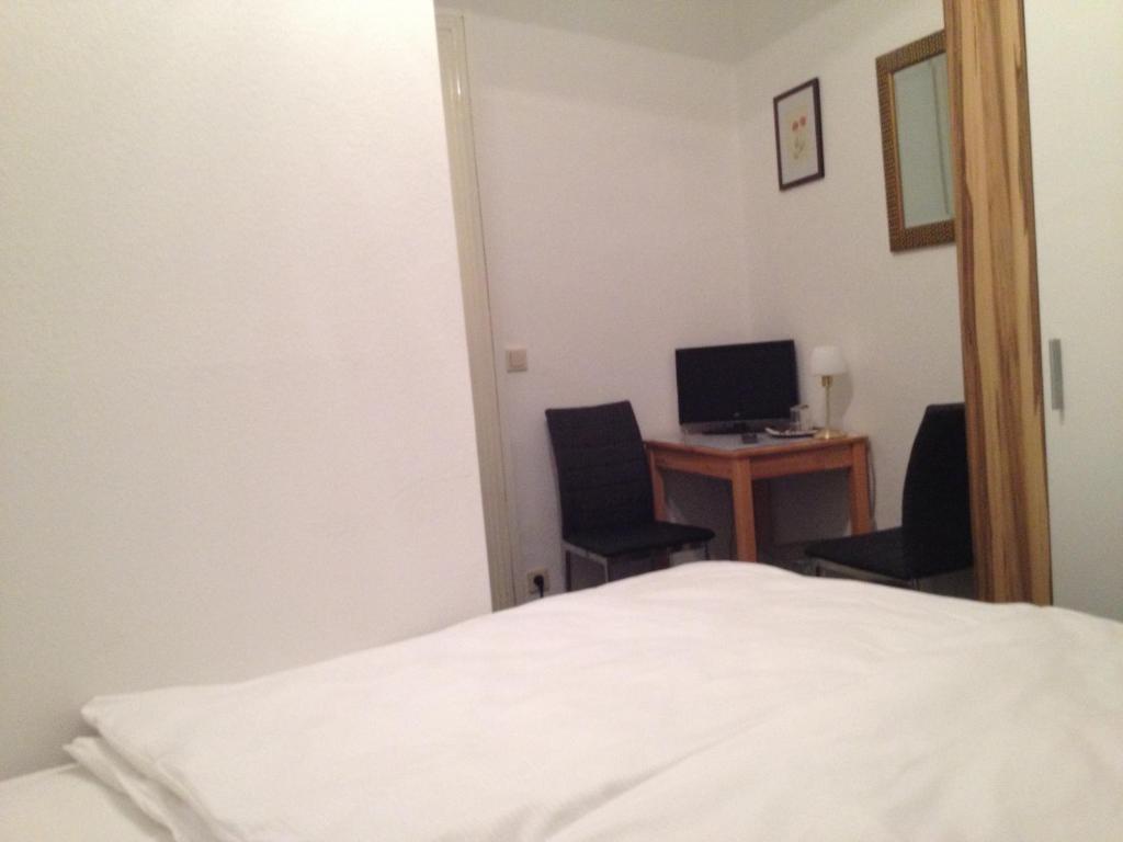 Hotel-Pension Dorma Berlim Quarto foto